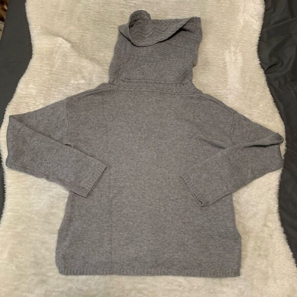 S. Milton Cowl Neck Gray 100% Cashmere Pullover Sweater Size 40 Long Sleeve - Picture 2 of 7